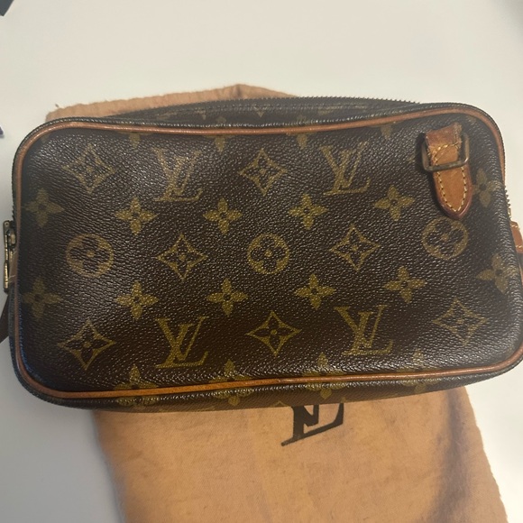 LOUIS VUITTON MARLY DRAGGONE MONOGRAMMED CLUTCH - Picture 2 of 9